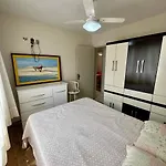 Quarto A Poucos Metros Da Praia De Balneario Camboriu